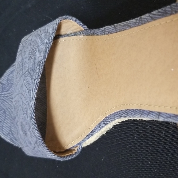 Madeline Women's  Wedge Sandals with Leather Ankle Strap In Blue Sz 6M - Picture 9 of 9